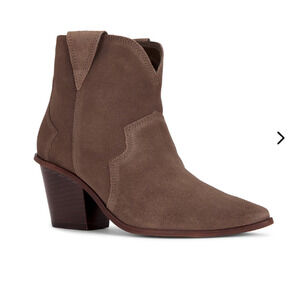 Kaanas New in Box Evereve Ares Cowboy Ankle Bootie in Tobacco // 6